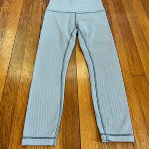 Lululemon 3/4 Length Leggings Size 4 Gray Chevron Herringbone Leggins